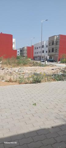 Terrain résidentiel à vendre dans la subdivision Manara Al Koutar, route du barrage