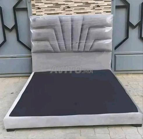 Cadre de lit sans matelas, prix raisonnable - 2