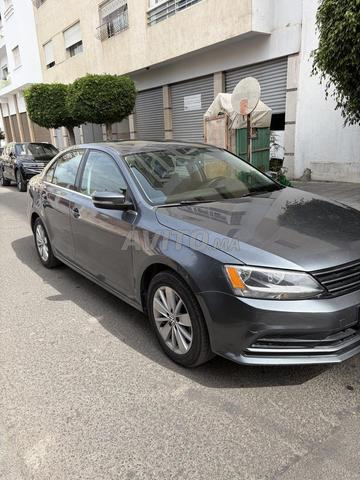 Volkswagen Jetta Diesel Manuelle 2017 à Casablanca - 2