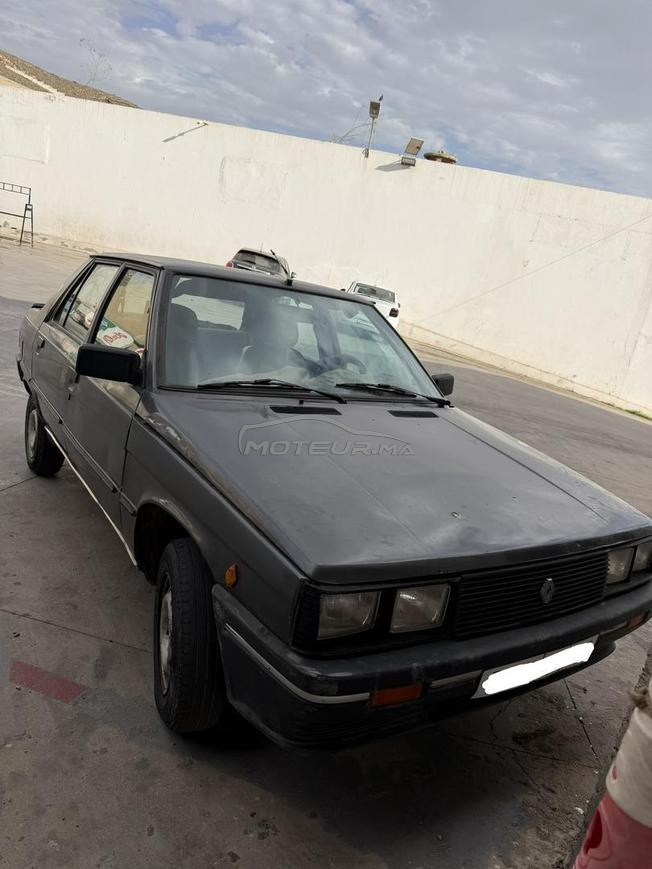Renault R9 Essence Manuelle 1983 à Agadir