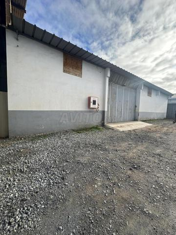 HANGAR 220m² pour Stockage Uniquement - 2
