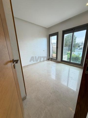 Location studio vide à Quartier Riviera - 2
