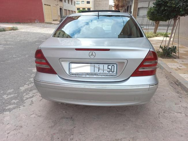 Mercedes-Benz 220 Diesel Automatique 2005 à Nador
