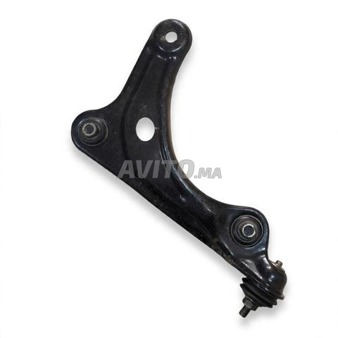 Triangle/bras de suspension Peugeot 208
