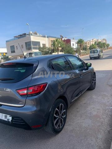 Renault Clio Diesel Automatique 2018 à Casablanca - 2