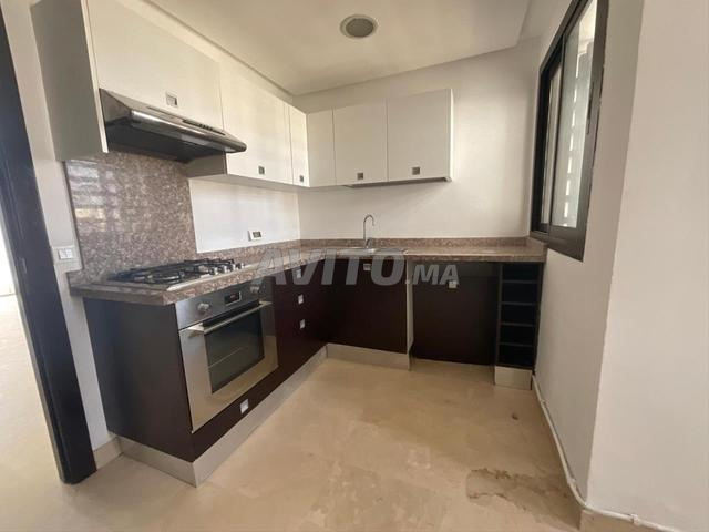 Appartement à louer 93 m² à Bouskoura - 2