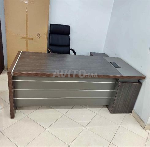 Bureau de direction élégant et fonctionnel. - 2
