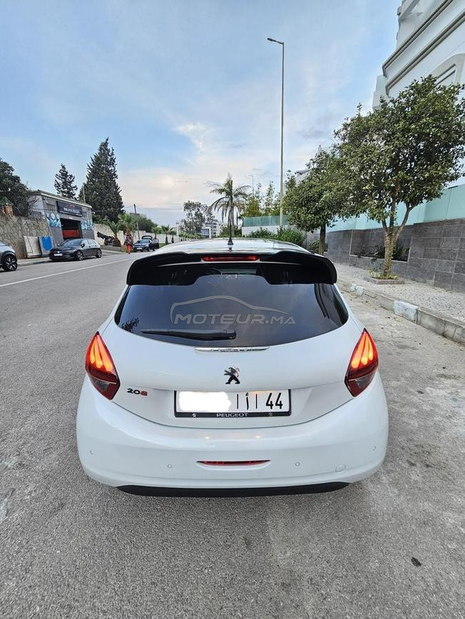 peugeot 208 white édition
