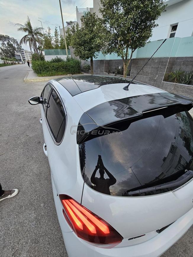peugeot 208 white édition