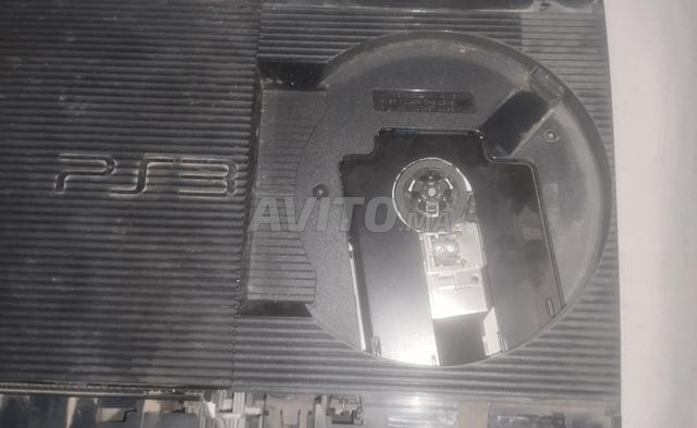 Playstation 3 sans disque dur et bouton d'alimentation cassé - 2
