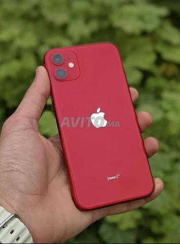 iPhone 11, tout est original sur mon compte, le téléphone fonctionne - 2