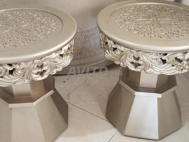 Grande table et 3 tabourets