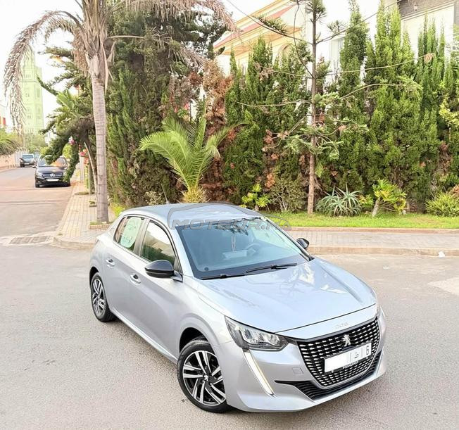 Peugeot 208 Diesel Manuelle 2023 à Casablanca