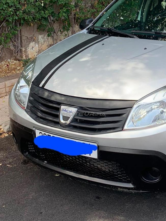 dacia sandero essence 2011 