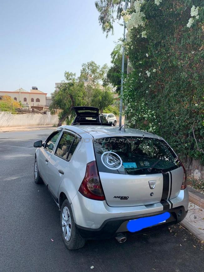 dacia sandero essence 2011 