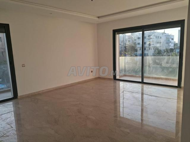 Appartement à louer 102 m² à Rabat - 2