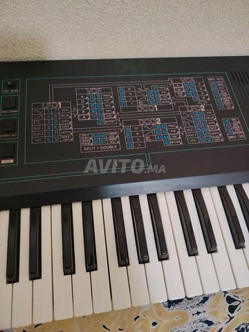 Synthétiseur Vintage Crumar Bit 99 2. - 2