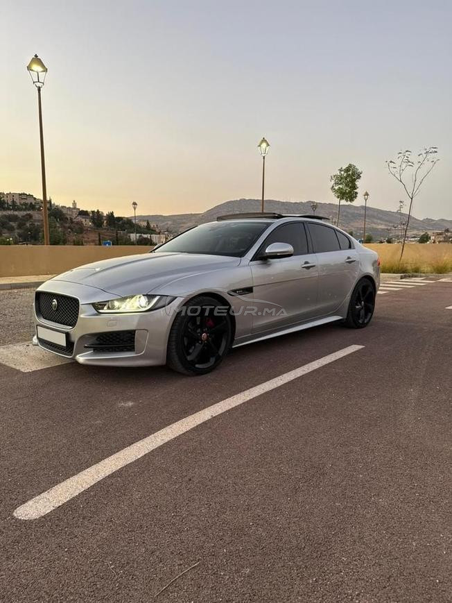 jaguar xe r en très bonne état 