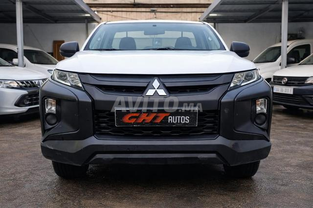 Mitsubishi pick-up - 2