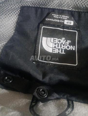 جاكيت The North Face HyVent أسود (نسائي) أصلي - 2