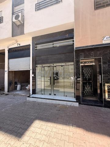 Local commercial de 20 m² à City Ain Sebaa - 2
