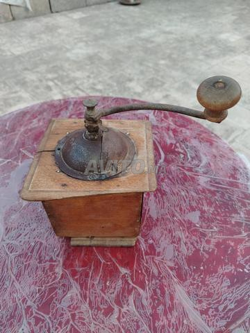 Très ancienne cafetière - 2