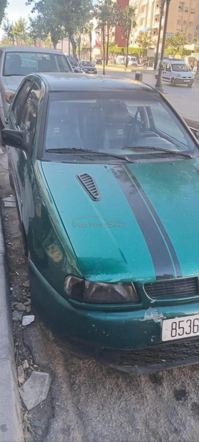 سيارة موديل 1999