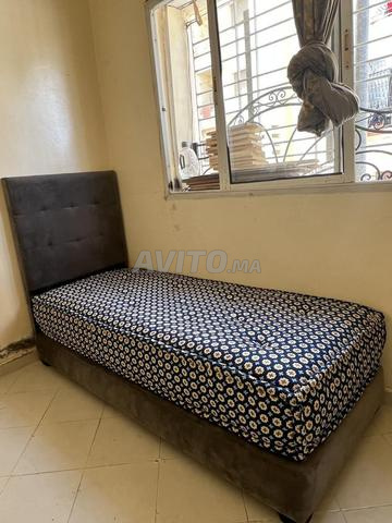 Moustiquaire avec matelas encore en bon état - 2