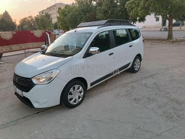 Dacia Lodgy Diesel Manuelle 2023 à Fès - 2