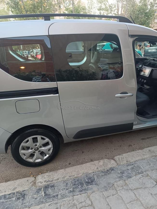 رينو إكسبريس ديزل يدوي 2025 في طنجة