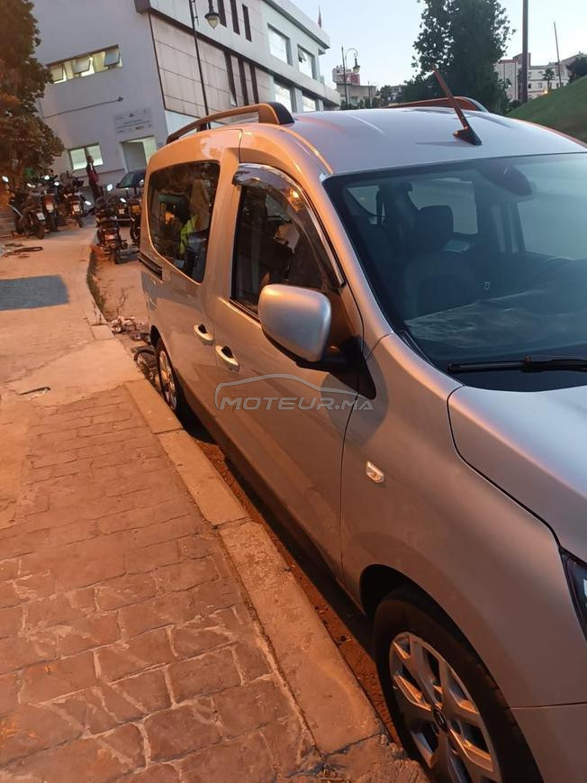 رينو إكسبريس ديزل يدوي 2025 في طنجة