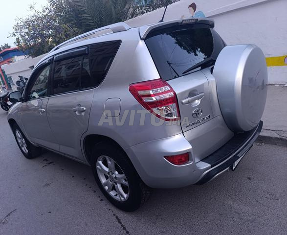 Toyota Rav4 III - 2