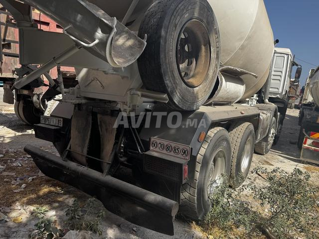 Camion malaxeur à béton - 2