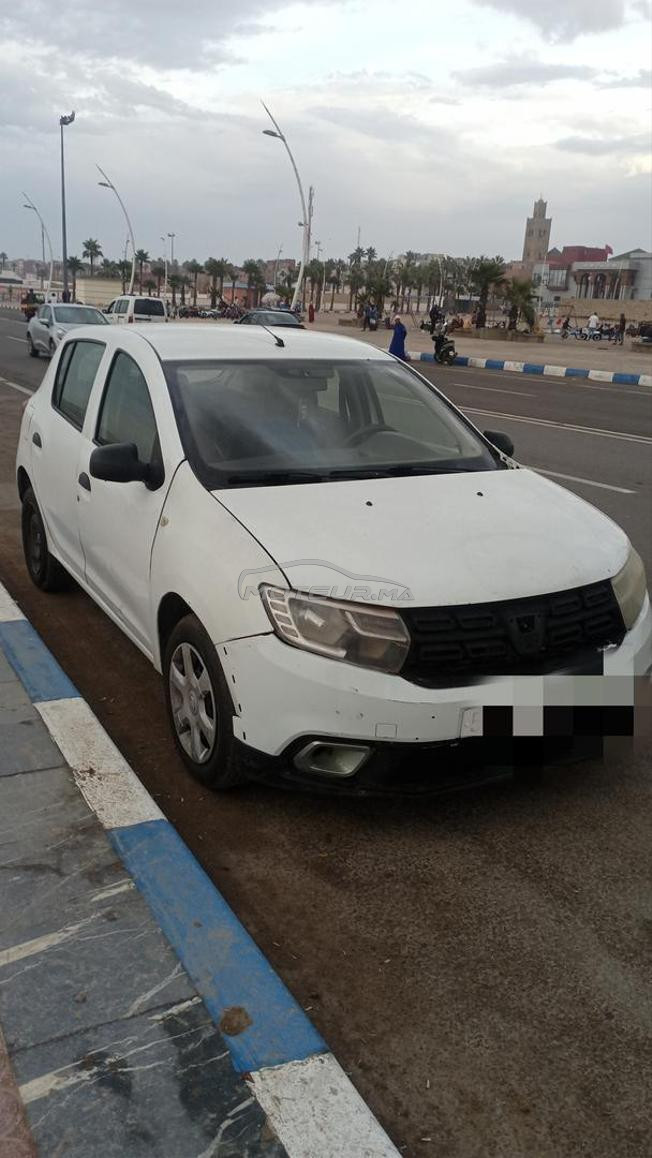 سيارة للبيع بحالة ممتازة