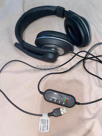 سماعة رأس سلكية بجودة عالية جداً بمنفذ USB