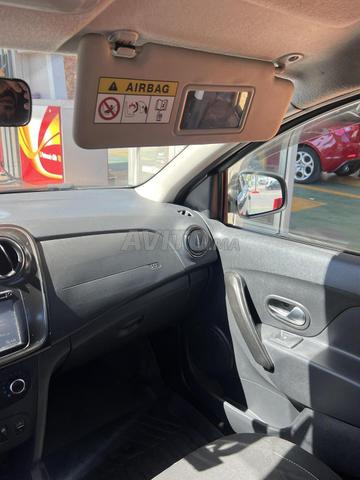 Dacia Logan Diesel Manuelle 2017 à Casablanca - 2