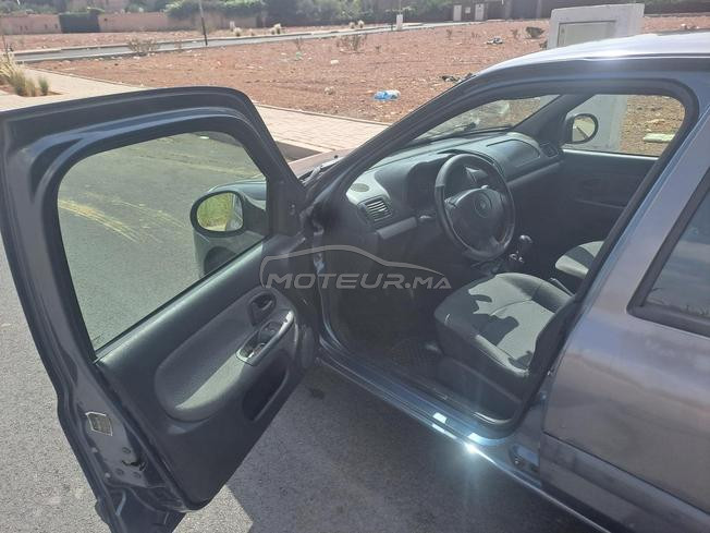 Renault Clio Essence Manuelle 2011 à Marrakech