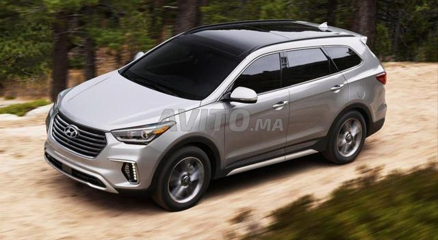 Hyundai Grand Santa Fe - 2
