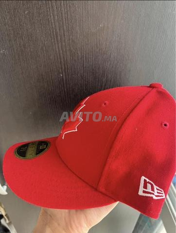 Casquette ajustée New Era 59FIFTY rouge avec un motif feuille d'érable du Canada - 2