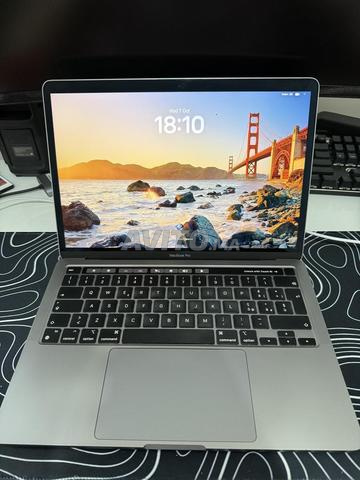 Macbook pro M2 2022 8GB RAM 256GB SSD