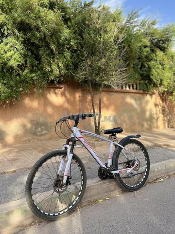 Vélo en bon état, tout fonctionne et selle réservée offerte - 2