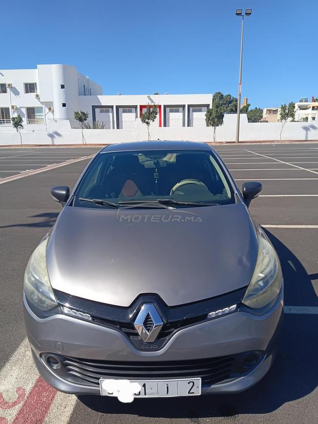 Renault Clio Diesel Manuelle 108000 km à Salé