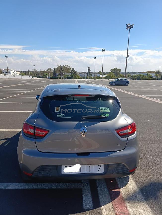 Renault Clio Diesel Manuelle 108000 km à Salé