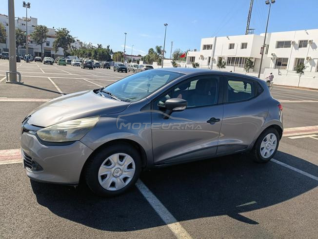 Renault Clio Diesel Manuelle 108000 km à Salé