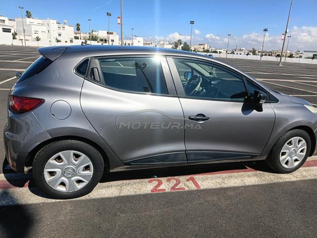 Renault Clio Diesel Manuelle 108000 km à Salé
