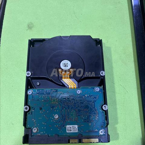 Disque dur HDD 2TB         poirhdpouces Hitachi⁠  - 2