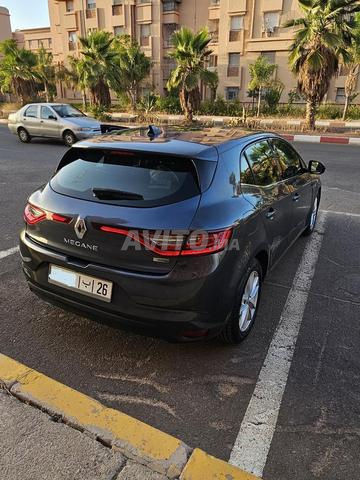 Renault Megane Diesel Automatique 2017 à Marrakech - 2