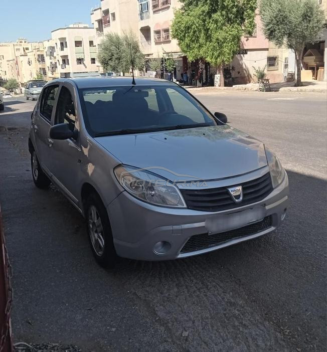 Dacia sandero essence 2011 mzyana 