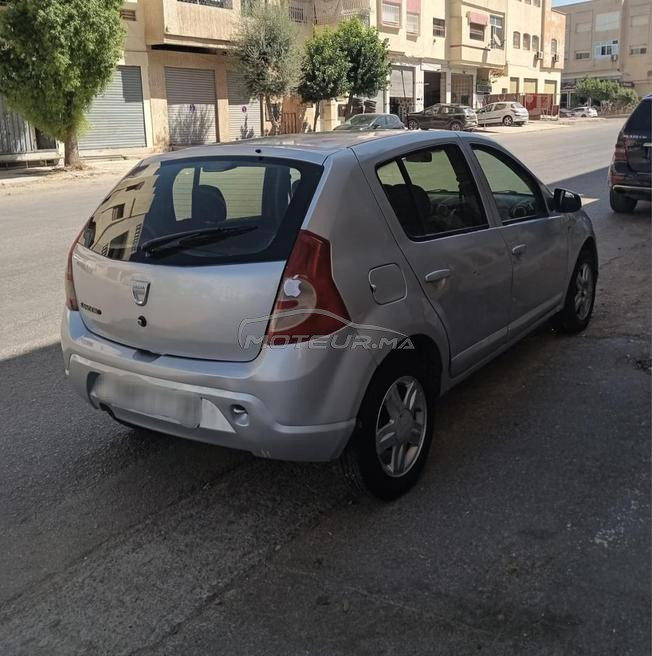 Dacia sandero essence 2011 mzyana 
