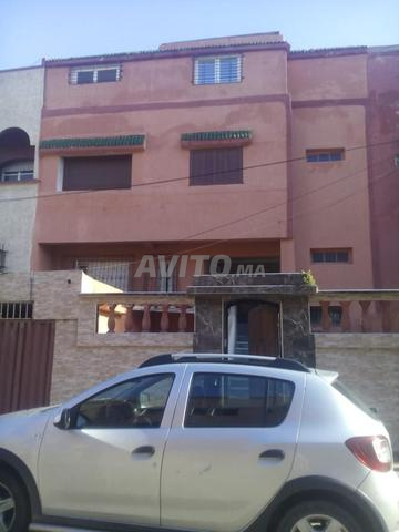 Demi-villa à louer de 2 étages avec 2 appartements